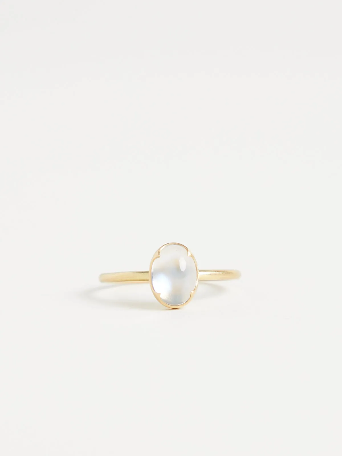 1.17ct Oval Rainbow Moonstone Ring in 18k Yellow Gold