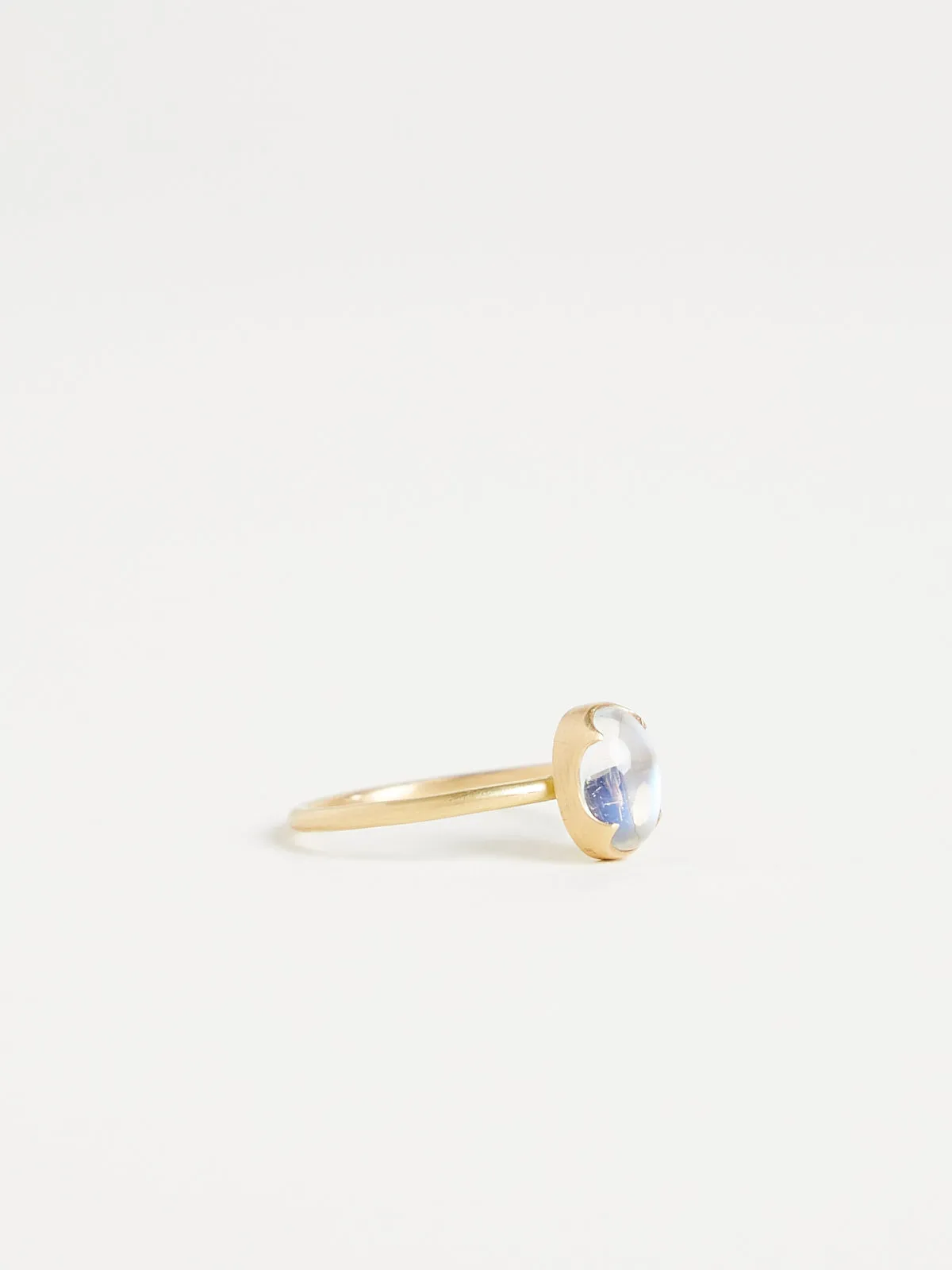 1.17ct Oval Rainbow Moonstone Ring in 18k Yellow Gold