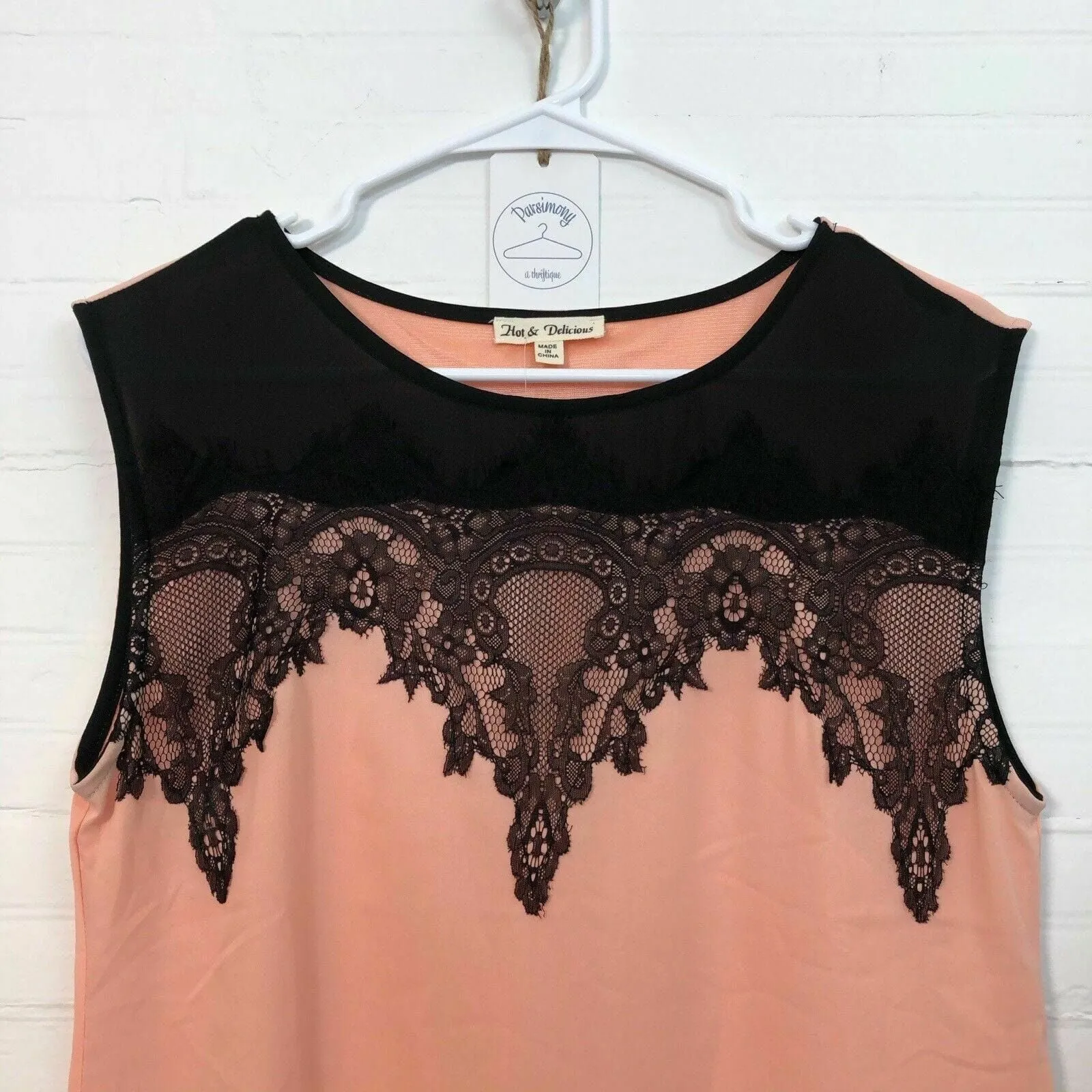 Eye-catching Hot & Delicious Womens Peach Pink Sleeveless Blouse - Black Lace Trim