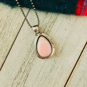 Perfect Simplicity Pink Conch Teardrop Pendant